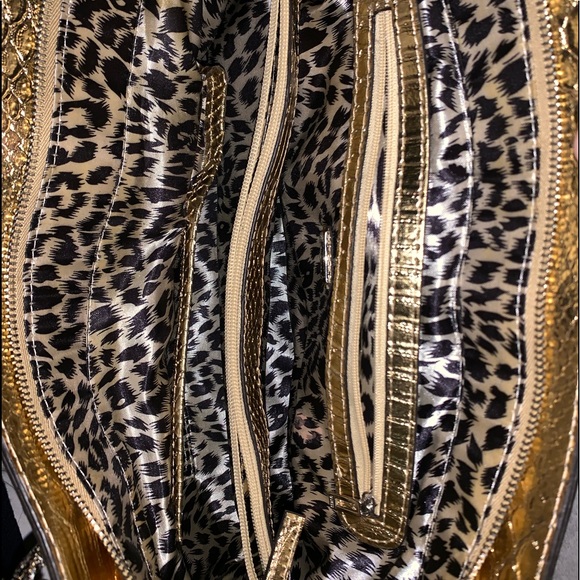 Guess Marciano Gloss purse - Picture 5 of 7